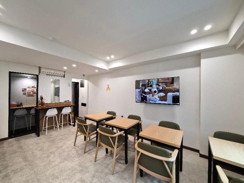 Hearium Hotel image