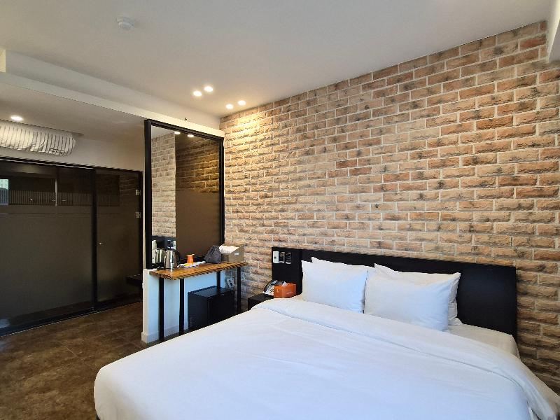 Hearium Hotel image