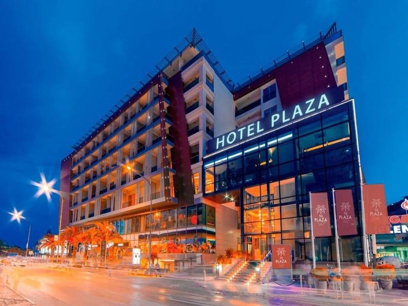 Hotel Plaza — general view