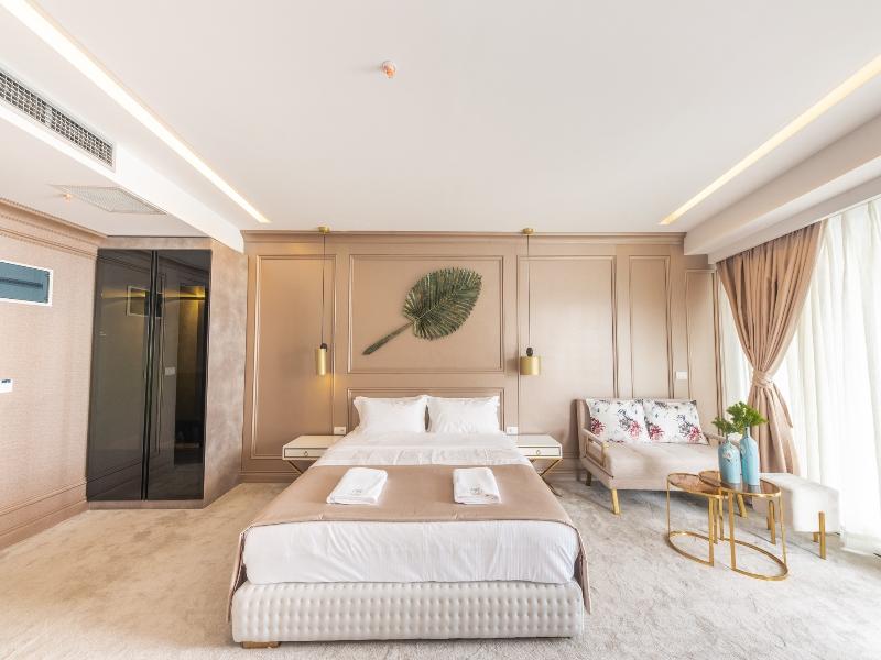 Hotel Plaza image