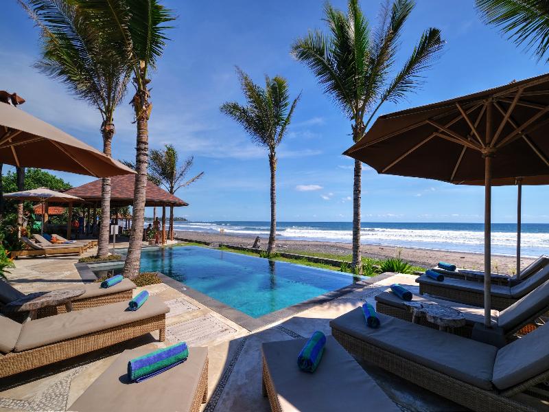 WIDE SANDS Beach Retreat — exterior view