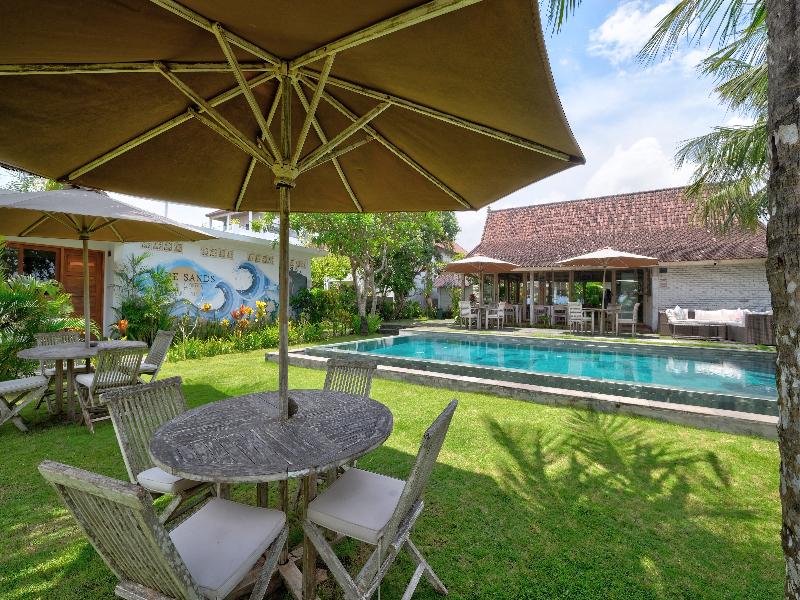 WIDE SANDS Beach Retreat image