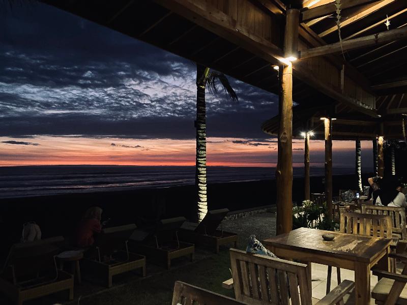 WIDE SANDS Beach Retreat image