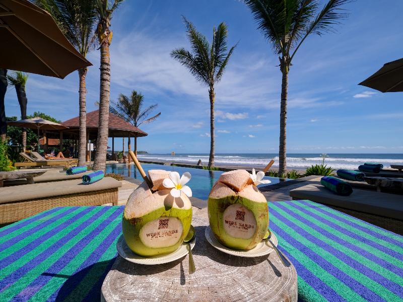 WIDE SANDS Beach Retreat image