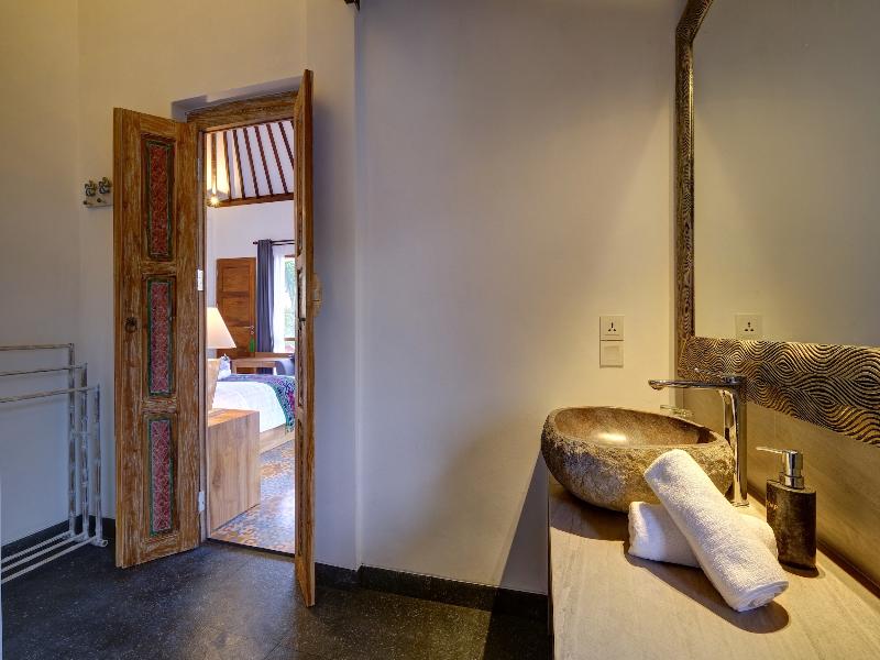 WIDE SANDS Beach Retreat image