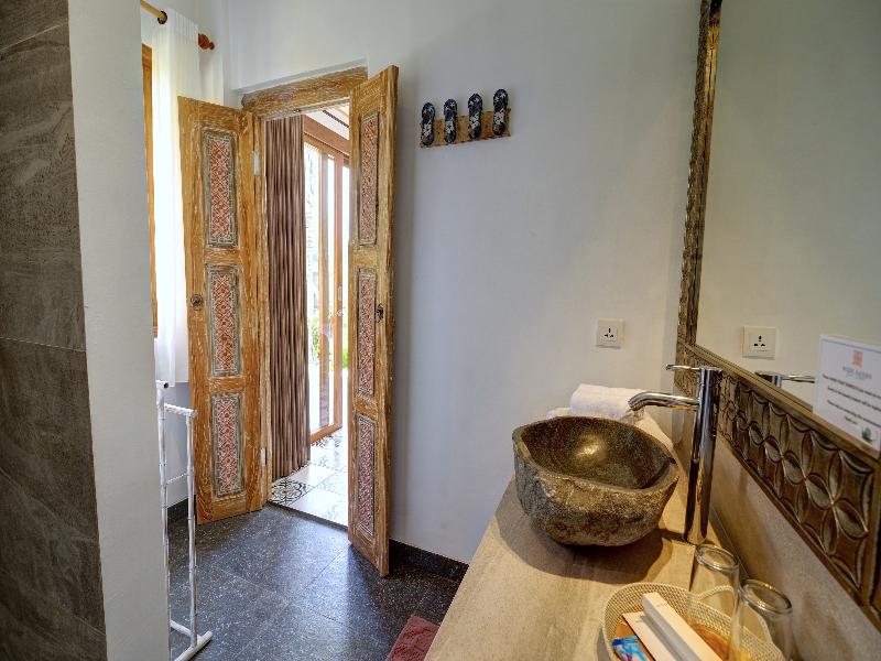 WIDE SANDS Beach Retreat image
