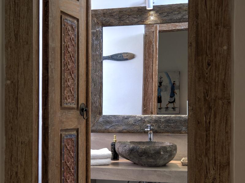 WIDE SANDS Beach Retreat image