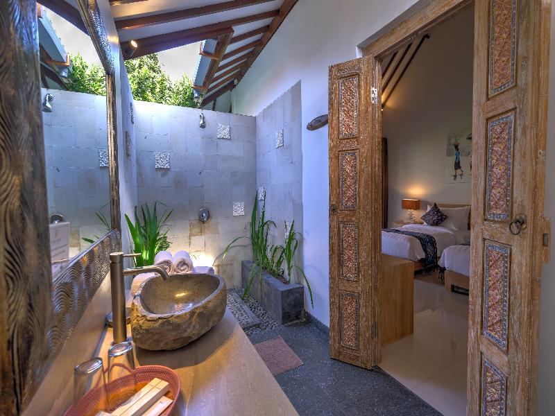 WIDE SANDS Beach Retreat image