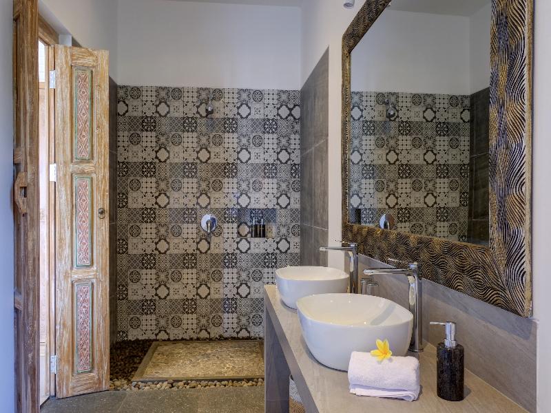 WIDE SANDS Beach Retreat image