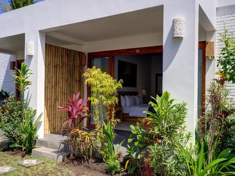 WIDE SANDS Beach Retreat image