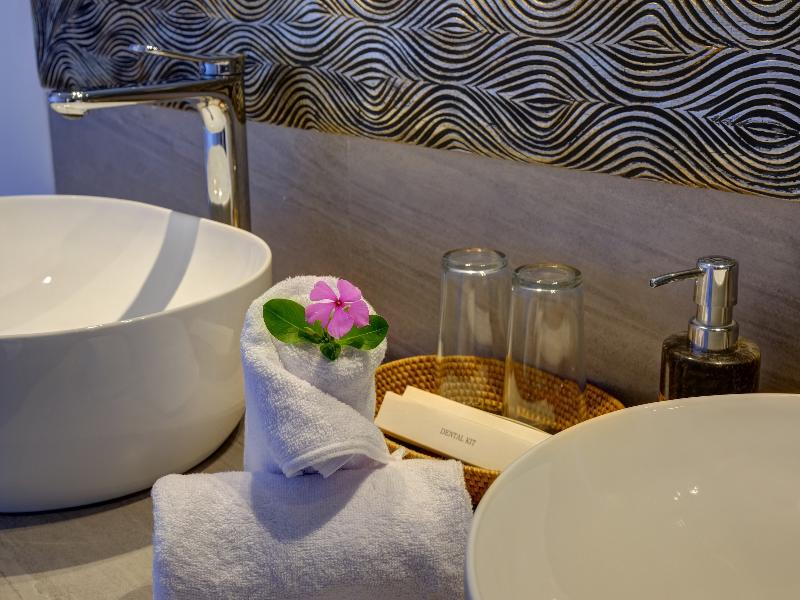 WIDE SANDS Beach Retreat image