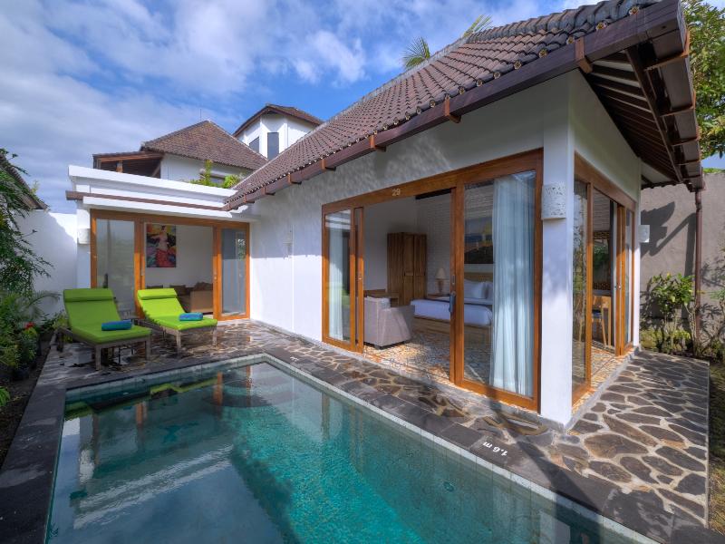 WIDE SANDS Beach Retreat image