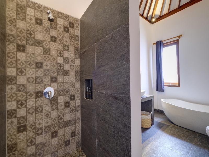 WIDE SANDS Beach Retreat image