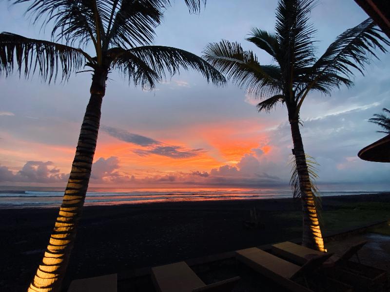 WIDE SANDS Beach Retreat image