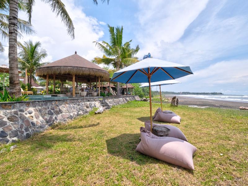 WIDE SANDS Beach Retreat image