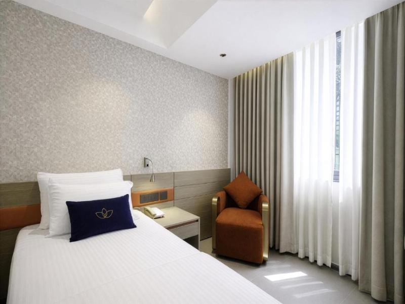 Grand Continent Hotel, Gurugram, Sector 45 image
