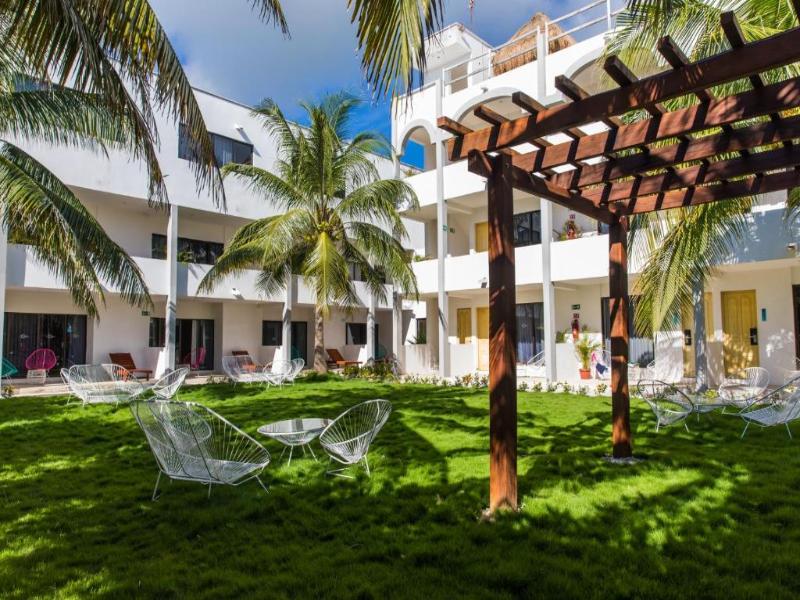 Hotel Ojo De Agua — exterior view