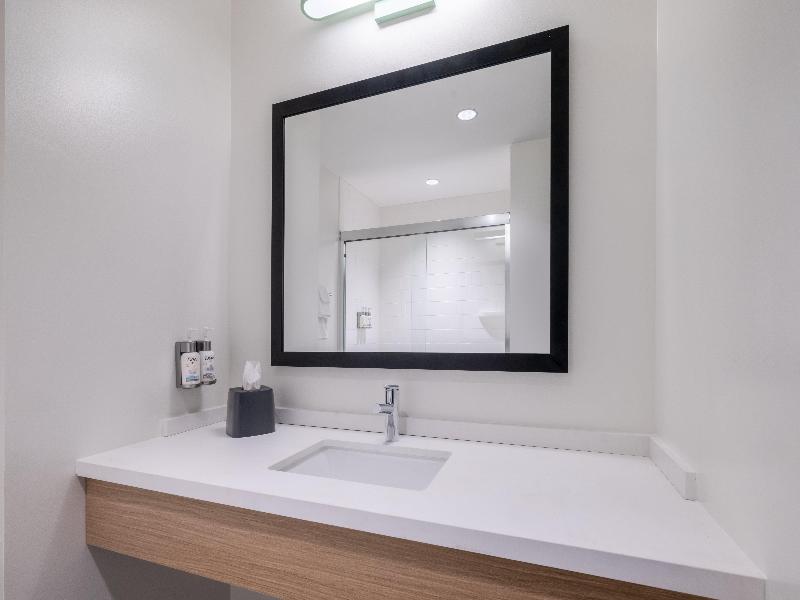 Garner Hotel Frederick Southeast by IHG image
