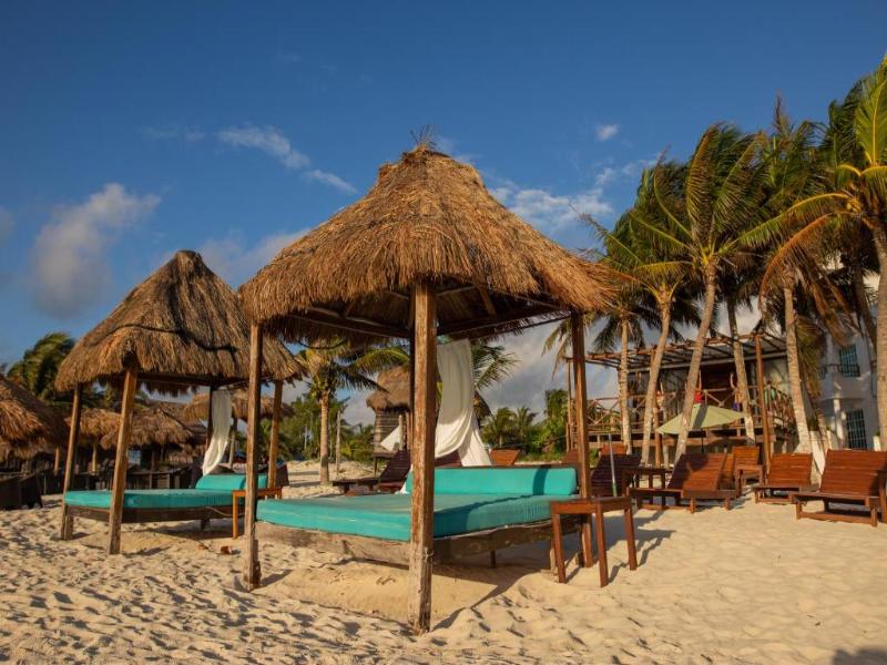 Hotel & Beachclub Ojo De Agua — general view