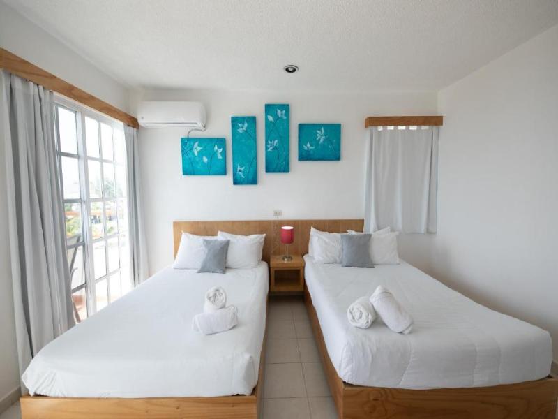 Hotel & Beachclub Ojo De Agua image