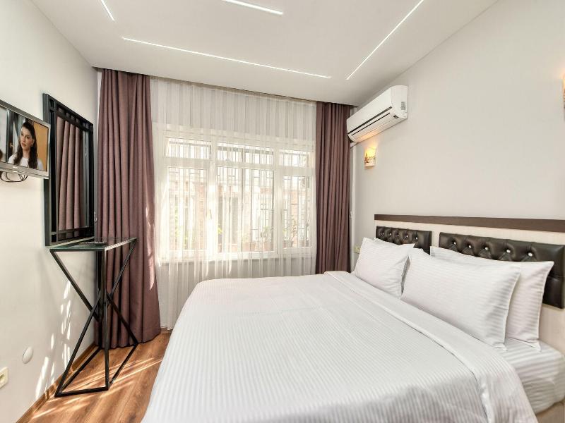 Bright Apart Hotel image