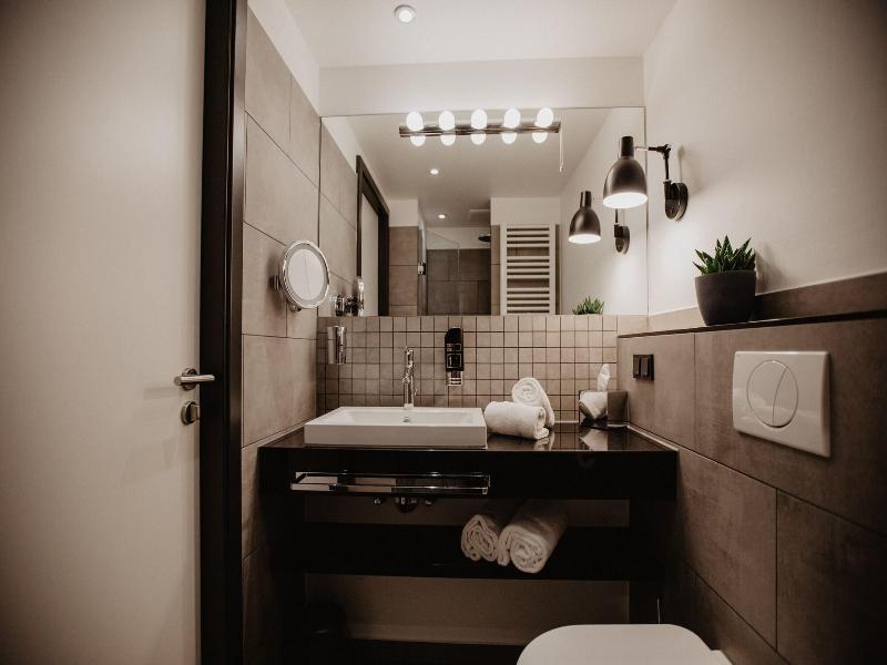 Arivo Aparthotel image