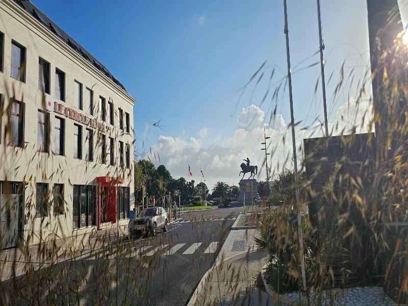 Hotel Le Cercle image