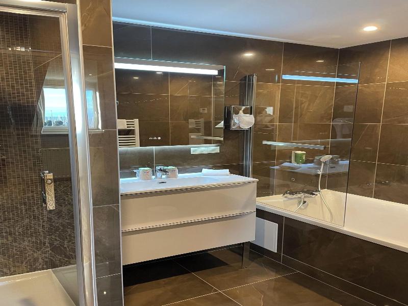 Hotel Le Cercle image