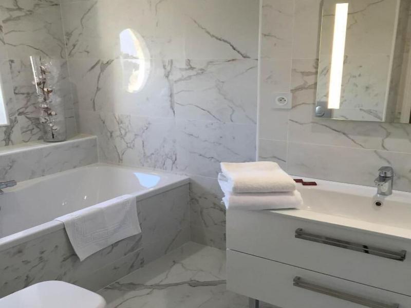 Hotel Le Cercle image