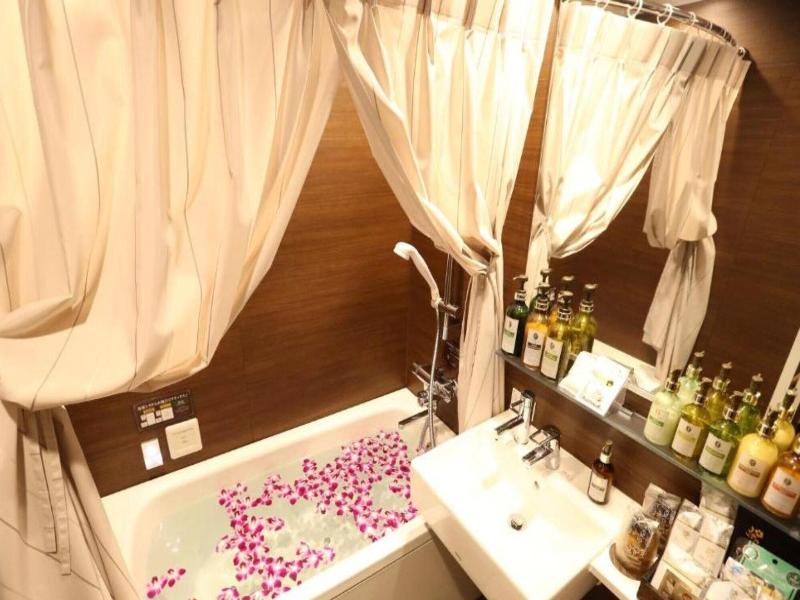Hotel Petit Bali Higashishinjuku Adults Only image
