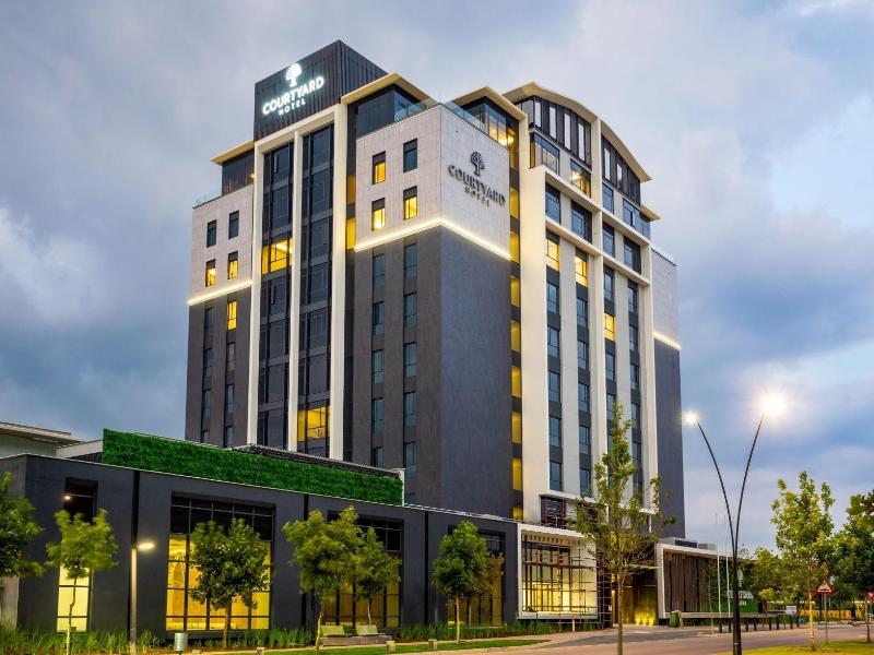 Courtyard Hotel Waterfall City image