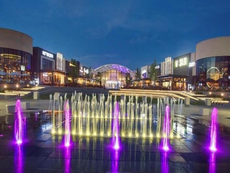 Courtyard Hotel Waterfall City image