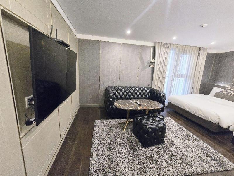 The May Hotel image