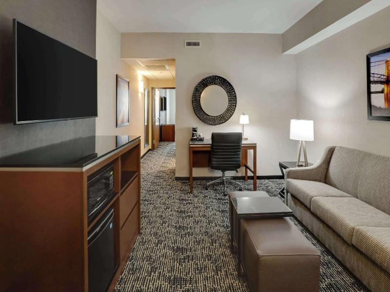 Drury Plaza Hotel Cincinnati Florence image