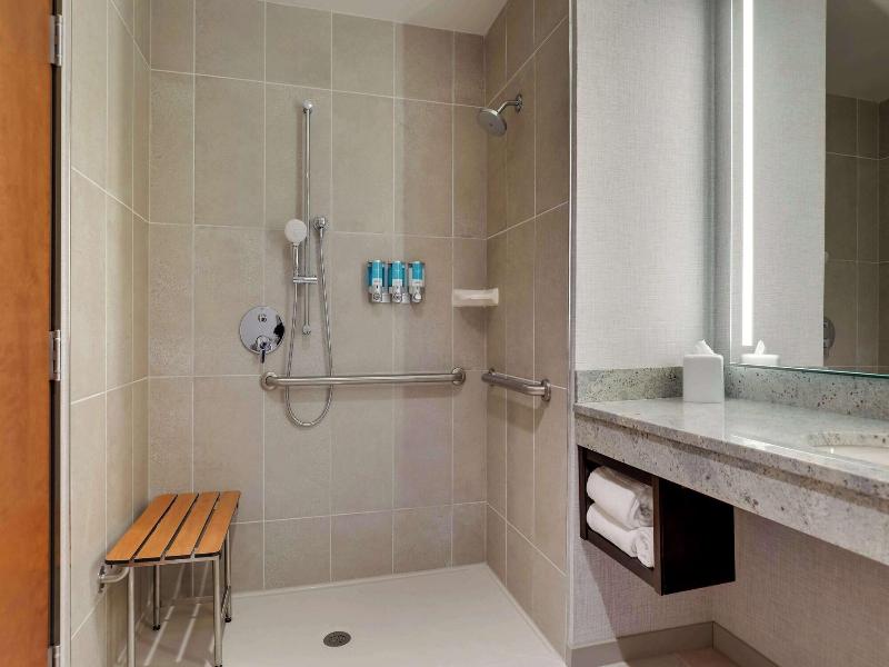 Drury Plaza Hotel Cincinnati Florence image