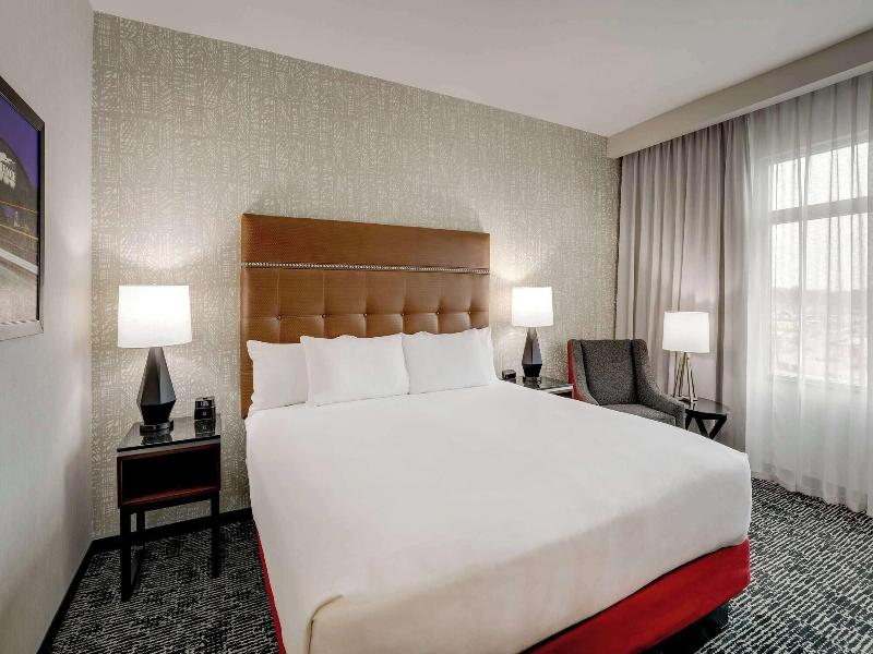 Drury Plaza Hotel Cincinnati Florence image