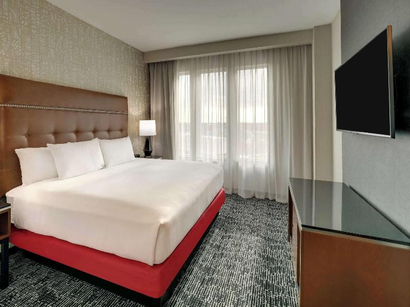 Drury Plaza Hotel Cincinnati Florence image