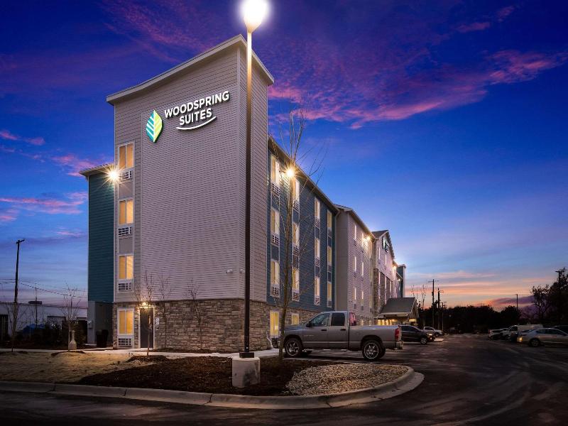 Woodspring Suites Detroit Madison Heights — general view