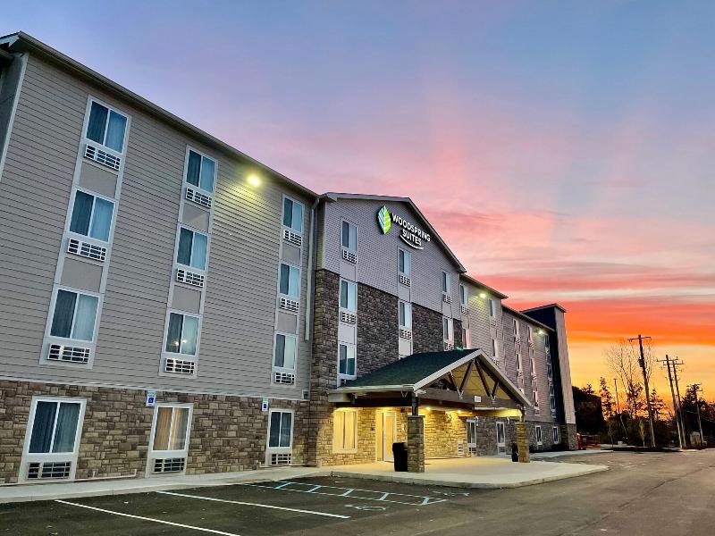 Woodspring Suites Detroit Madison Heights image