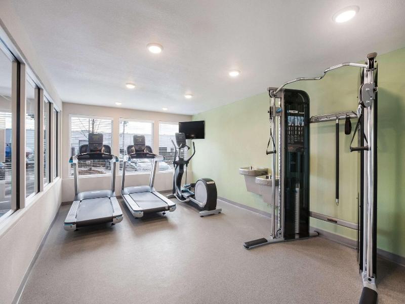 Woodspring Suites Detroit Madison Heights image