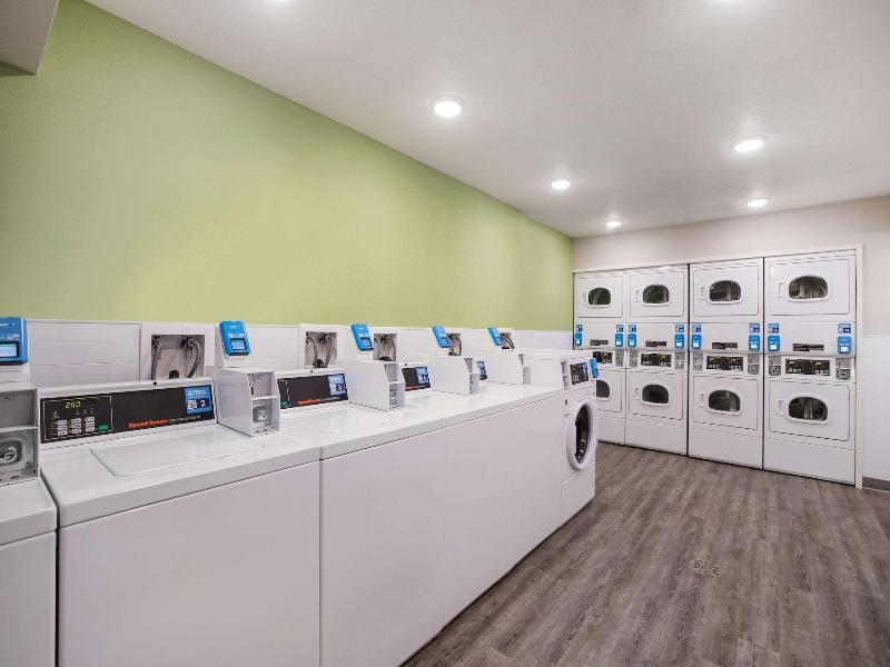 Woodspring Suites Detroit Madison Heights image