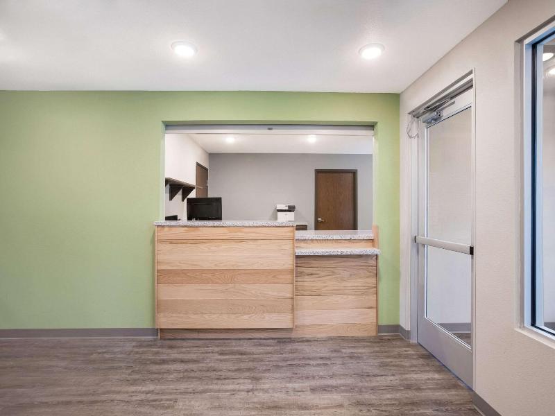 Woodspring Suites Detroit Madison Heights image