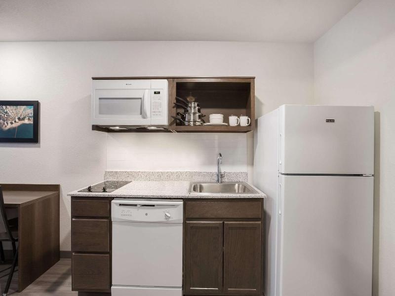 Woodspring Suites Detroit Madison Heights image