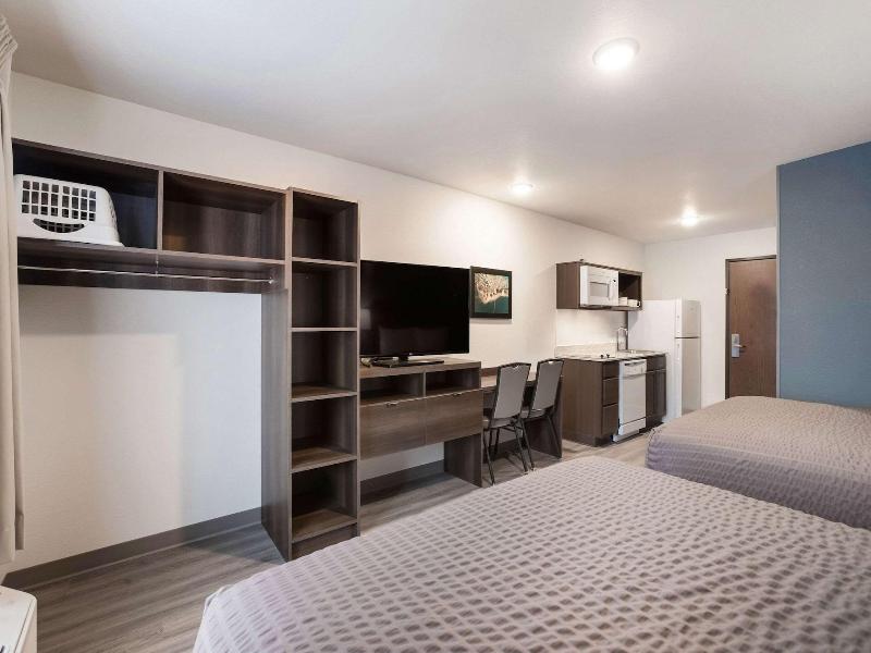 Woodspring Suites Detroit Madison Heights image