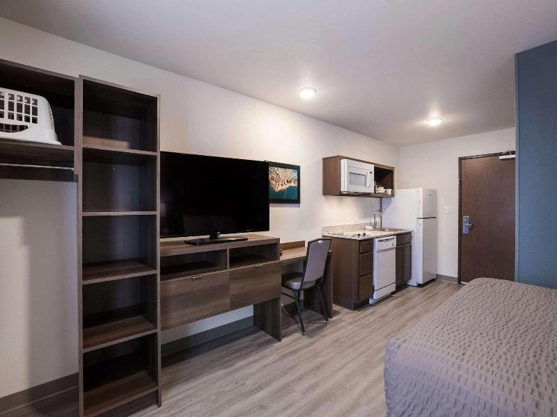 Woodspring Suites Detroit Madison Heights image
