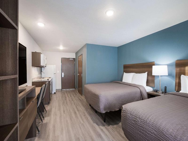 Woodspring Suites Detroit Madison Heights image