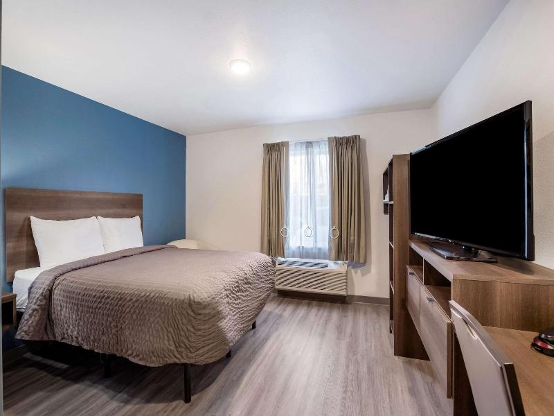 Woodspring Suites Detroit Madison Heights image