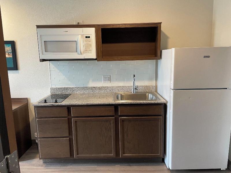 Woodspring Suites Detroit Madison Heights image