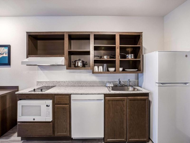 Woodspring Suites Detroit Madison Heights image