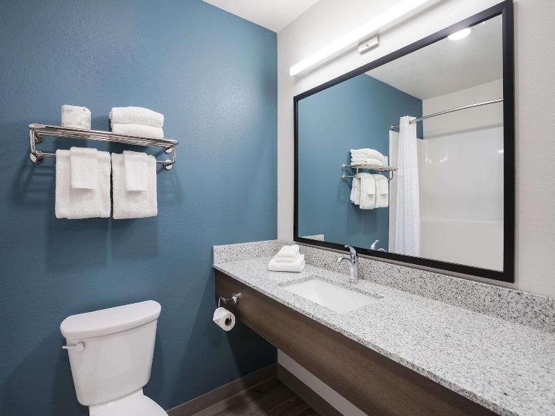 Woodspring Suites Detroit Madison Heights image
